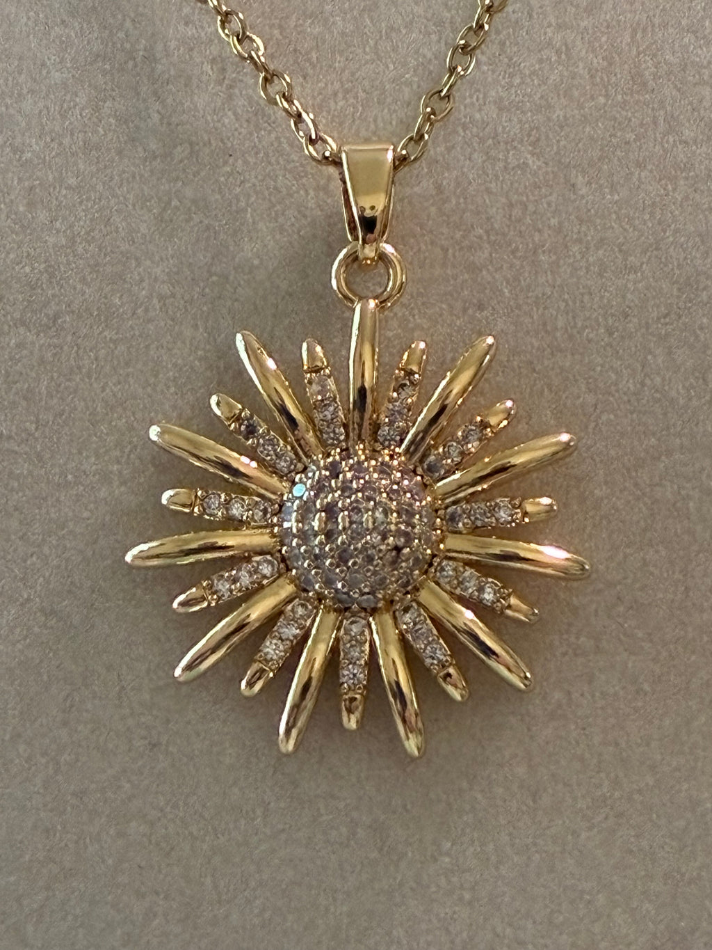 Stainless steel, sunflower, gold plated with rhinestones ￼