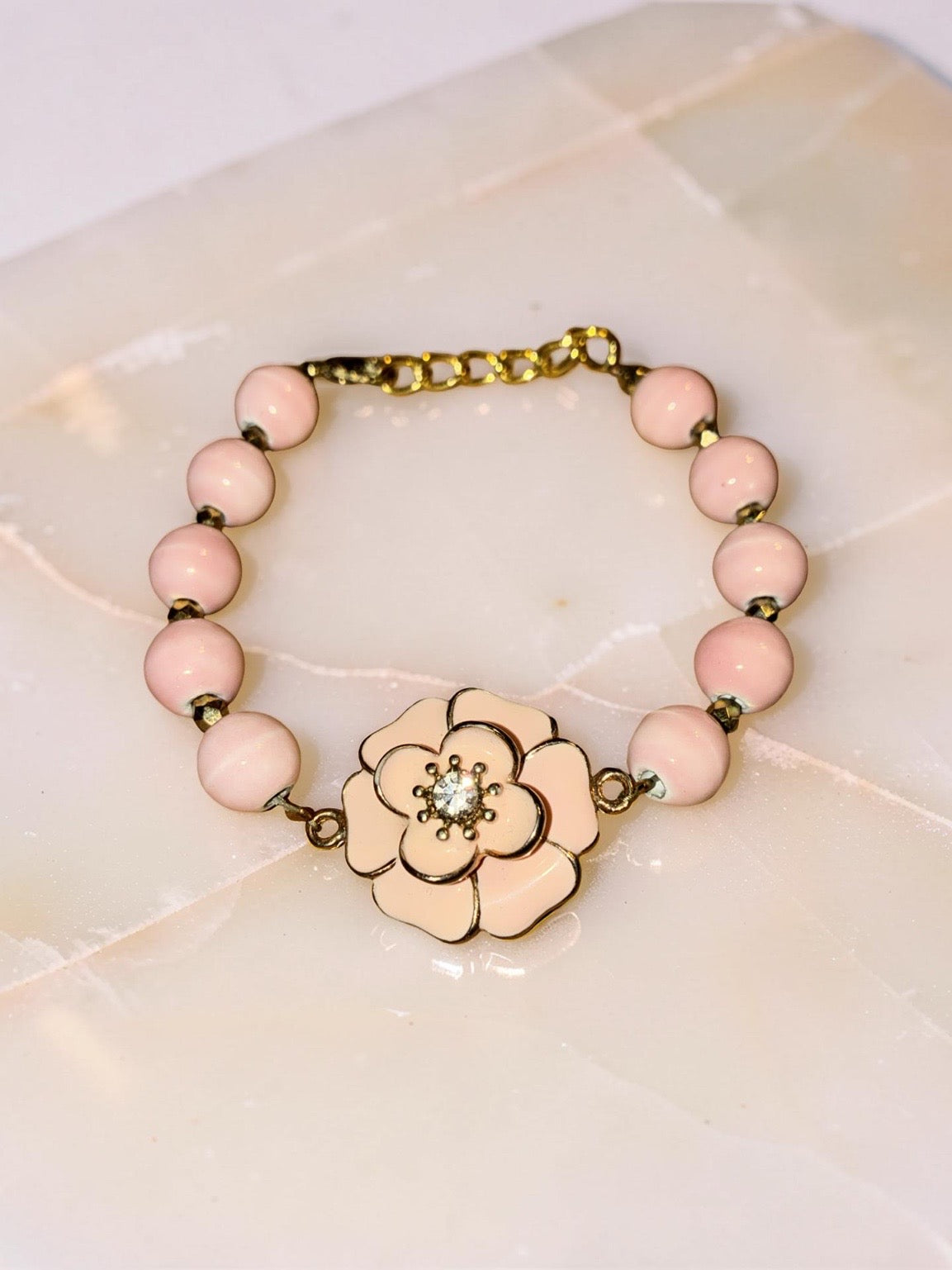 Vintage pink flower beads with rhinestone ￼
